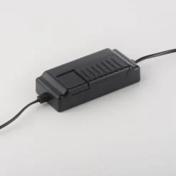 LED Stehleuchte schwarz messing dimmbar per Schnurdimmer geschwungen