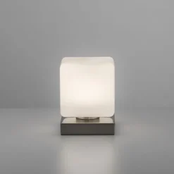 LED Tischleuchte silber farbig Würfelform Touchdimmer zeitloses Design