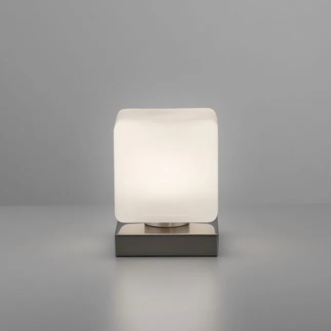 LED Tischleuchte silber farbig Würfelform Touchdimmer zeitloses Design