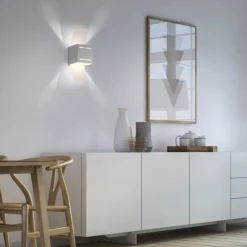 LED Wandlampe aluminium Lichtaustritt nach oben unten Treppenhauslampe