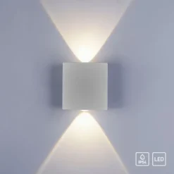 LED-Wandleuchte, silberfarben, halbrunder Form, Up+Down, Lichtkegel