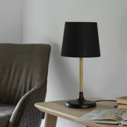 Tischleuchte, Stoffschirm, schwarz, Holz, schlicht, zeitlos